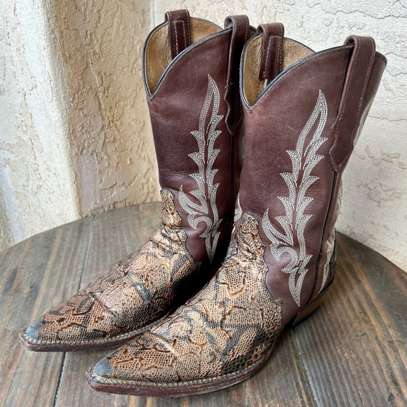 Brown Leather Western Cowboy Boots - Picture 4 of 8
